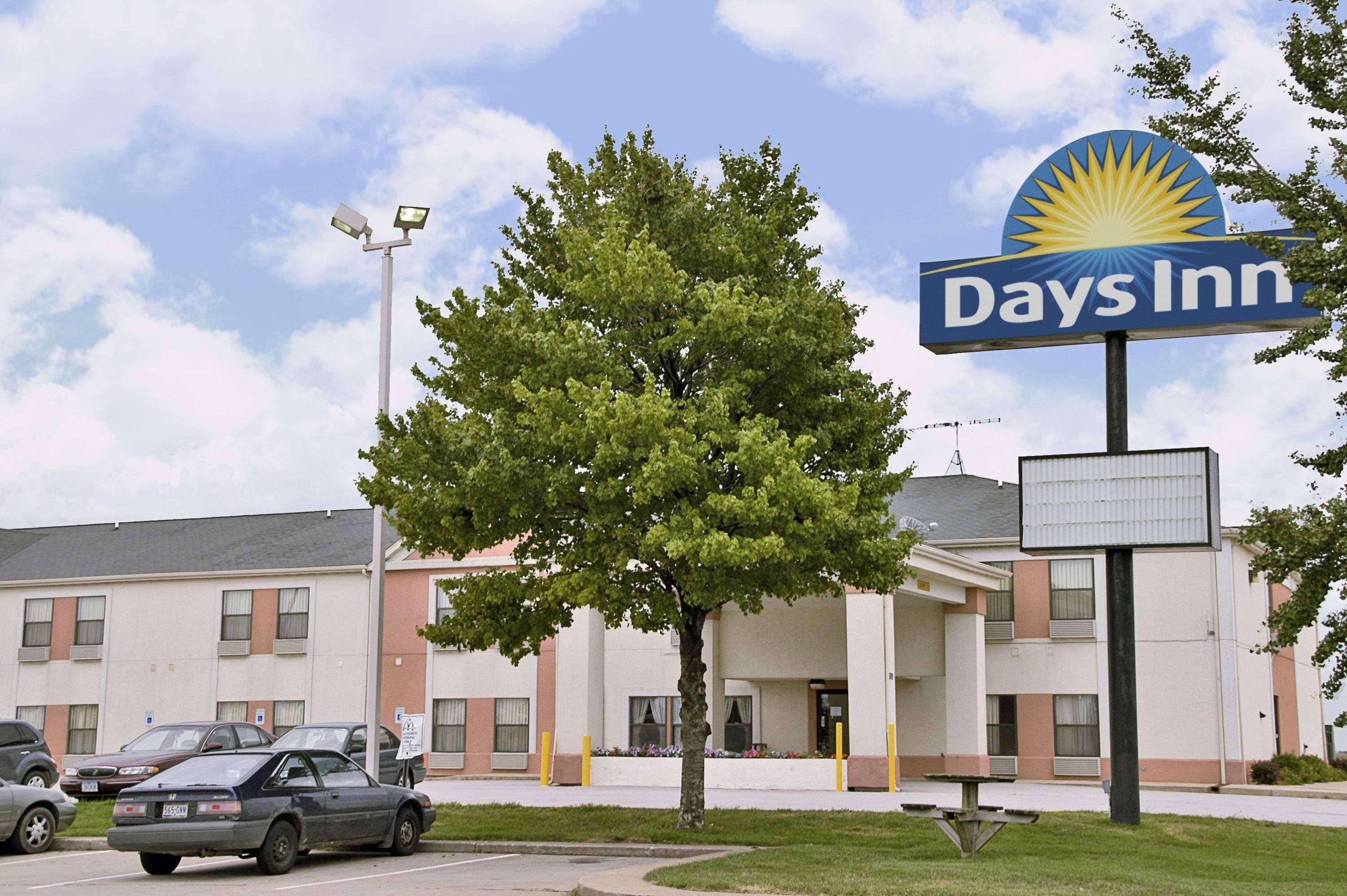 Days Inn By Wyndham Walcott Davenport Eksteriør billede
